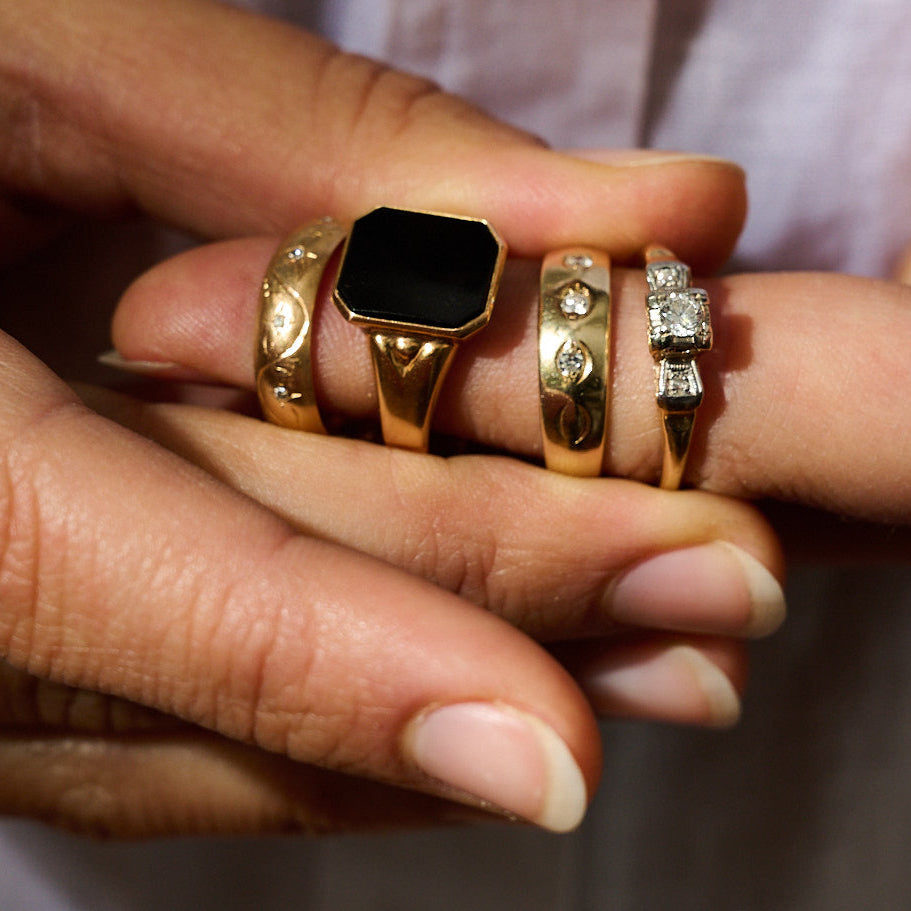 VINTAGE Onyx Signet Ring