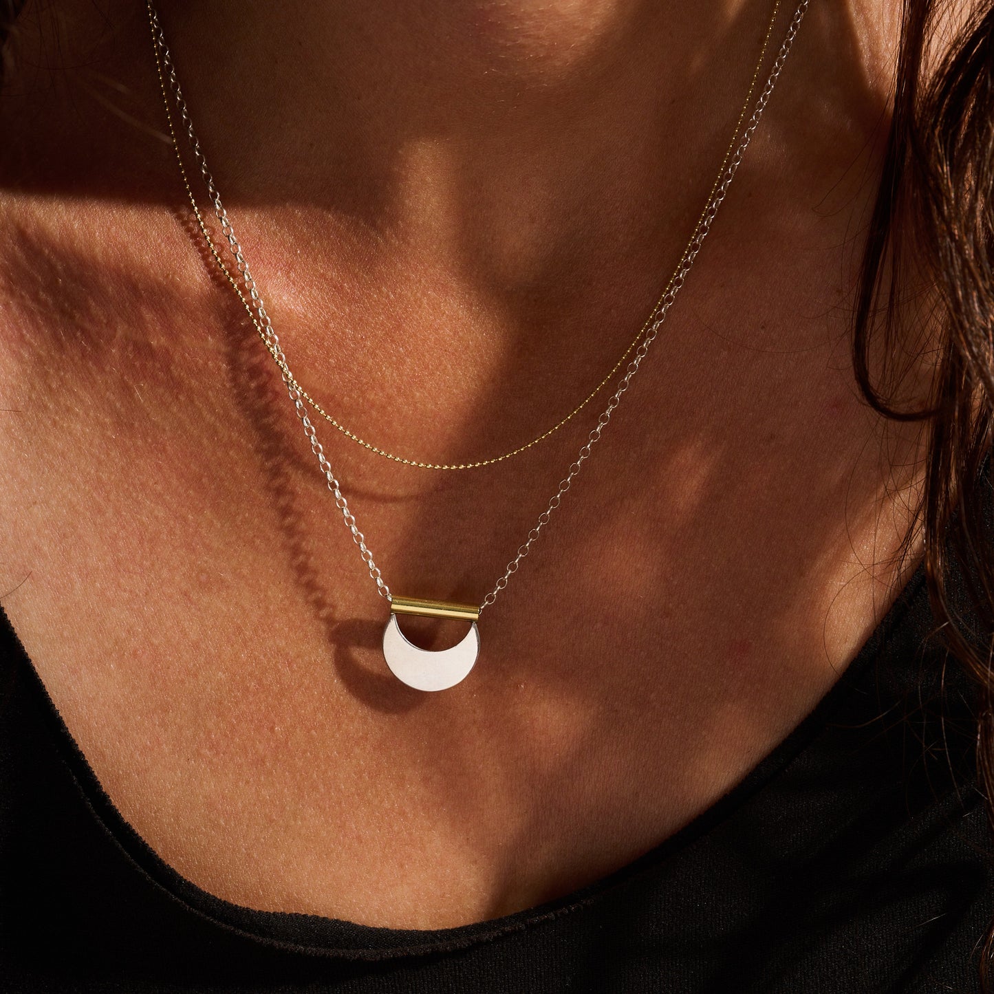 ball_chain_layered_with_moon