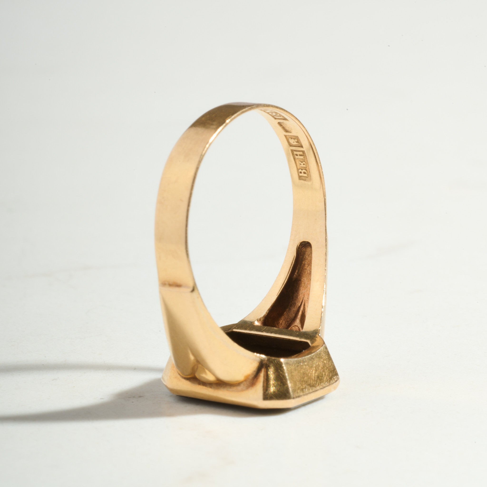 VINTAGE 18k Gold Onyx Signet Ring – Adorn to Rise