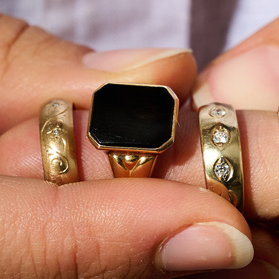 VINTAGE 18k Gold Onyx Signet Ring – Adorn to Rise